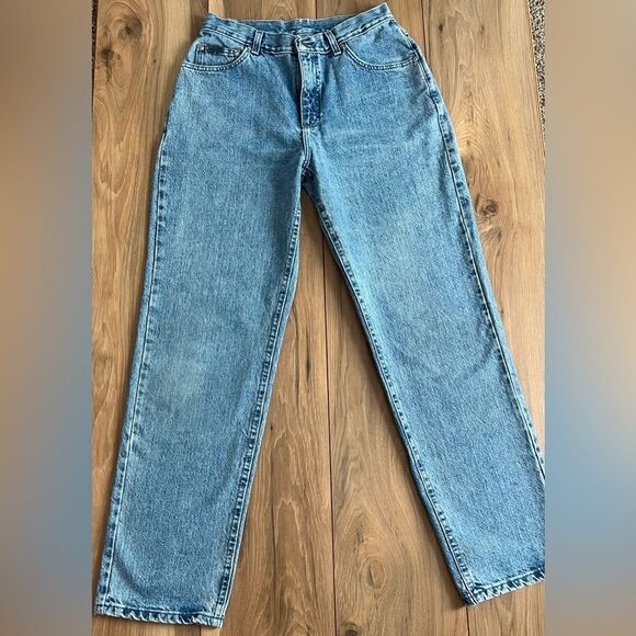 Vintage 90’s Lee Riveted Straight Leg Light Wash Mom Jean style sz 10 Waist 28 - Picture 1 of 6